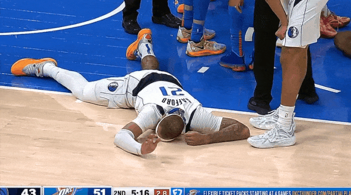 包含热火小前锋遭受伤病困扰，备战受挫的词条