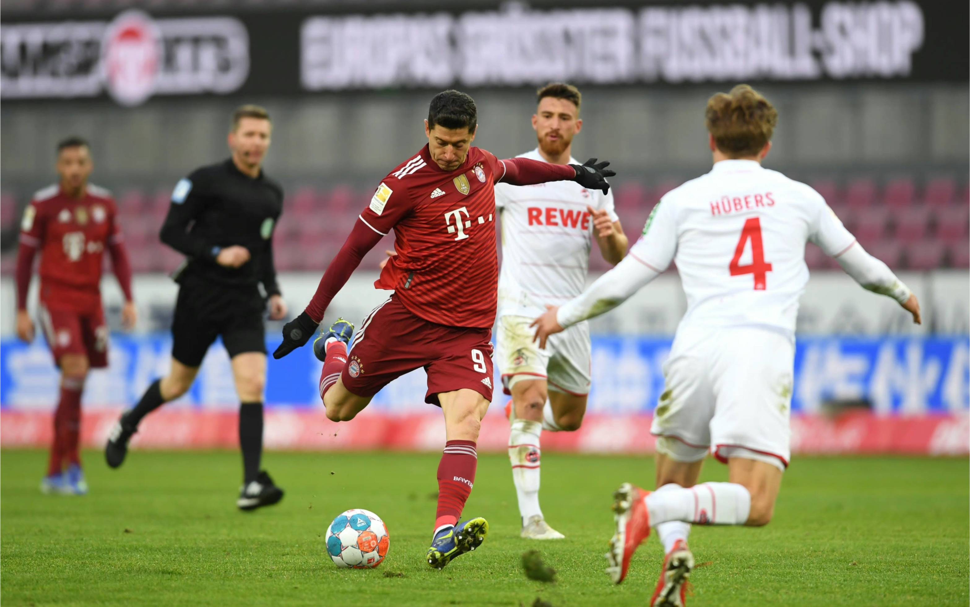 包含拜仁战术调整，打造最佳球队阵容的词条