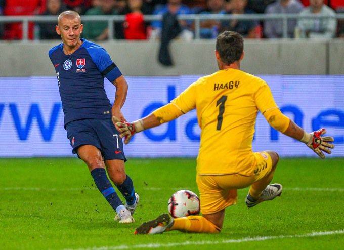 斯洛伐克队防守稳固横扫乌克兰闯入决赛的简单介绍