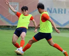 泰山今日表现抢眼，维尼修斯整场无解，教练赛后亲自拥抱的简单介绍