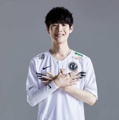  TheShy连续十五场比赛得分超过出色防守，TES挑战极限！